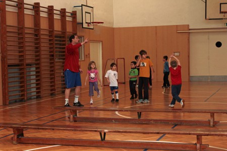 Trénink dětí v tělocvičně 2011 (2)